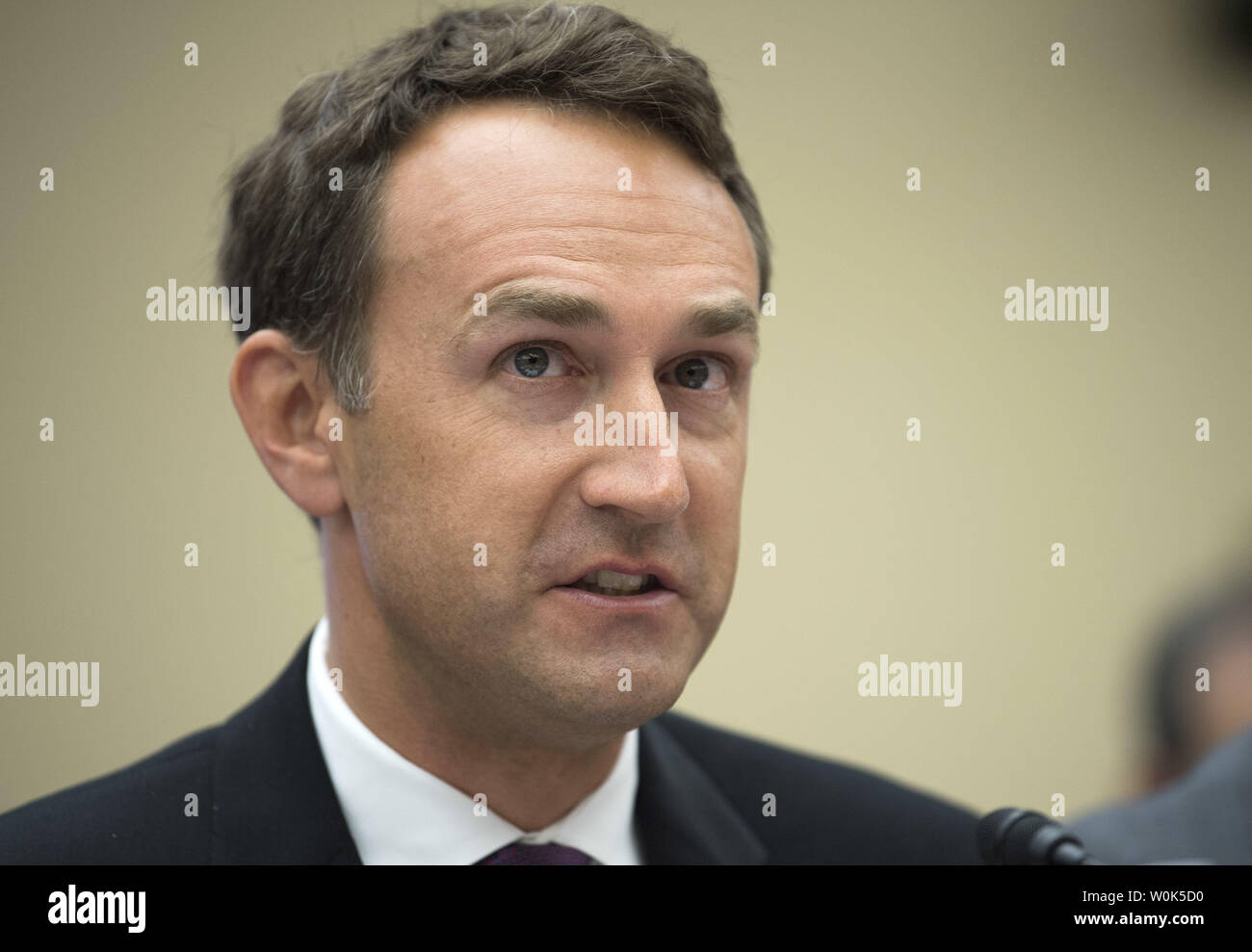 Eric Allison, Leiter des Bereichs Aviation Programme für Uber, bezeugt in einem Haus der Wissenschaft, Raum und Technik Ausschuss Anhörung über die städtische Luft Mobilität und "Fliegende Autos, "auf dem Capitol Hill in Washington, D.C. am 24. Juli 2018. Foto von Kevin Dietsch/UPI Stockfoto