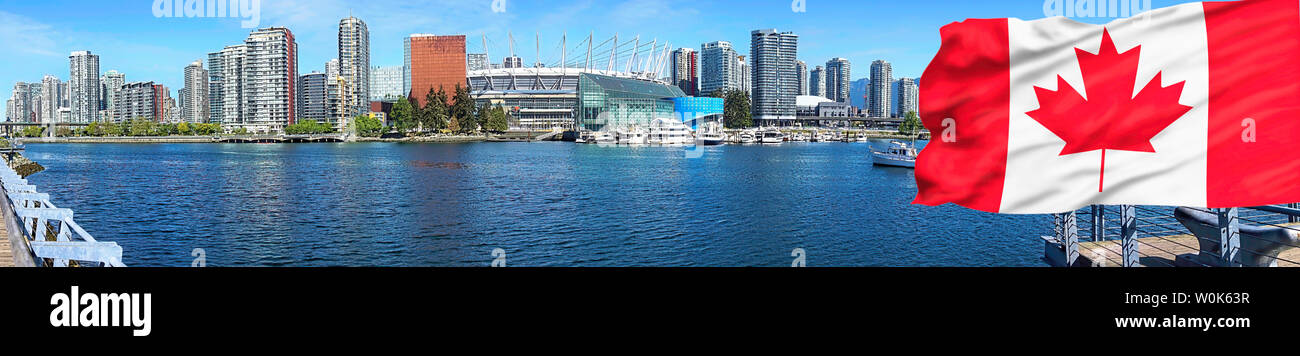 Blick auf die Innenstadt von Vancover, British Columbia, Kanada mit der kanadischen Flagge. Stockfoto