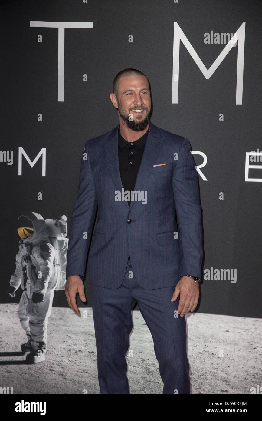 Pablo Schreiber, Schauspieler nimmt an den "ersten Mann" Washington, DC Premiere auf der Air und Space Museum am 4. Oktober 2018. Foto von Tasos Katopodis/UPI Stockfoto