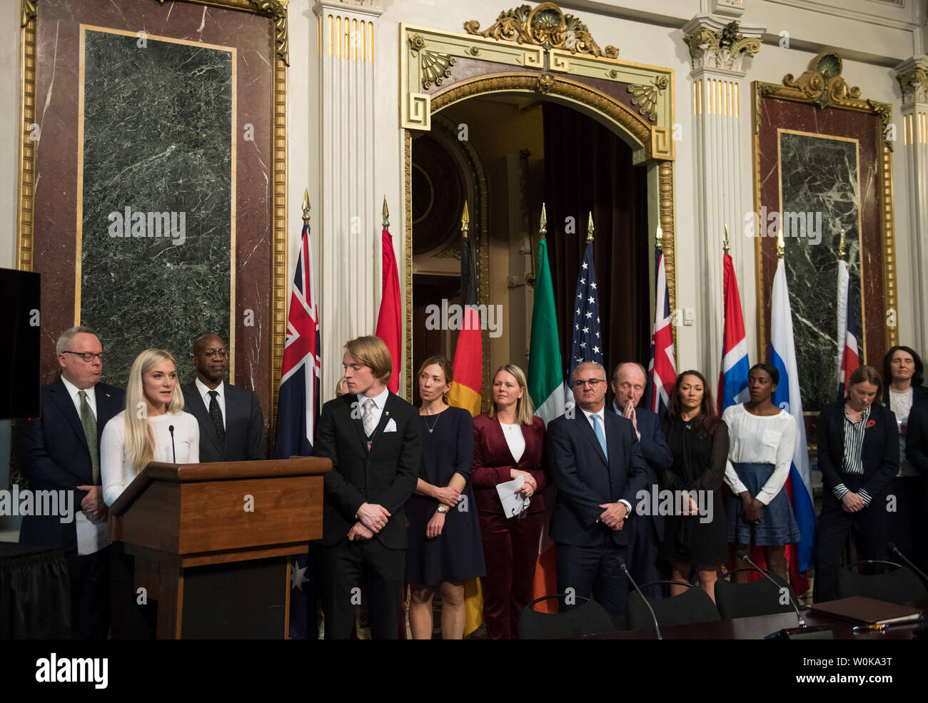 Emma Coburn, US-Olympiasieger in der Leichtathletik, spricht während einer Pressekonferenz auf die vorgeschlagenen Reformen der Internationalen Anti-Doping-Agentur, einschließlich verlangt, dass Sportler mehr einer Stimme innerhalb der Agentur, bei der Eisenhower Executive Office Building in Washington, D.C. am 31. Oktober 2018. Foto von Kevin Dietsch/UPI Stockfoto