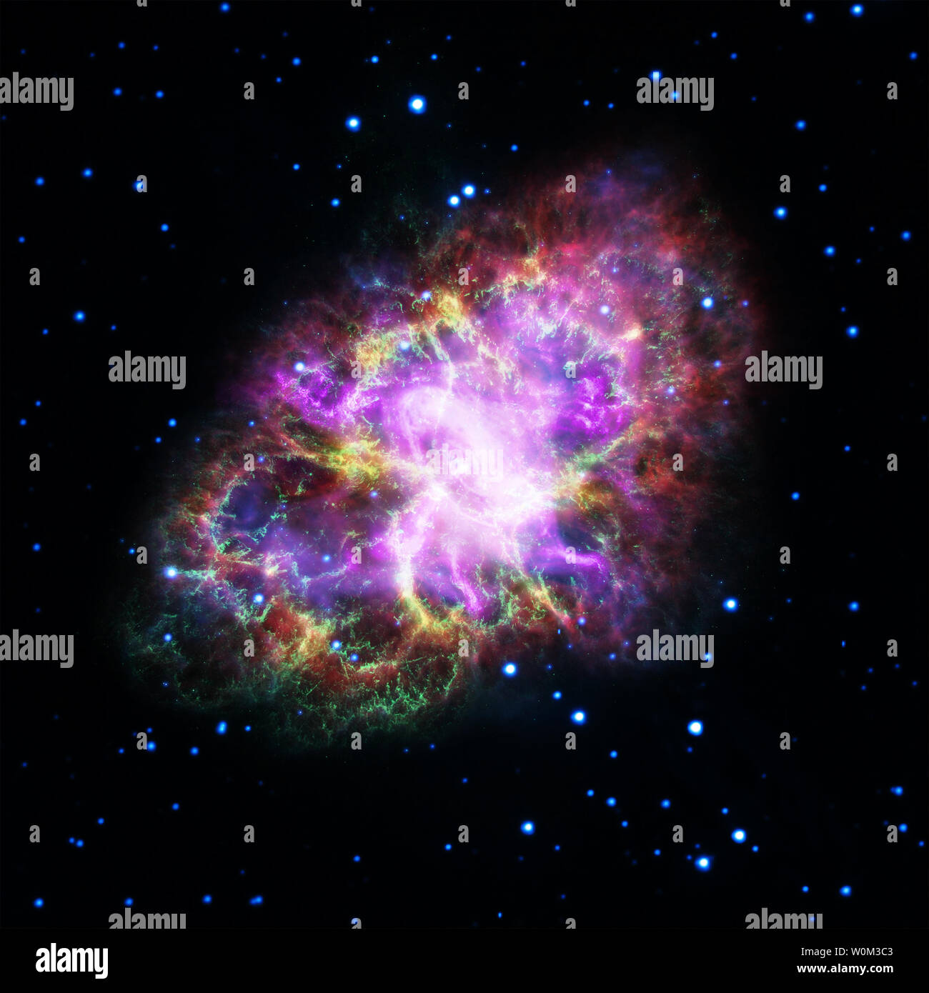 Astronomen haben ein sehr detailliertes Bild des Krebsnebels, produziert durch die Kombination von Daten von Teleskopen, die über fast die gesamte Breite des elektromagnetischen Spektrums, von Radiowellen, die von Karl G. Jansky Very Large Array (VLA), das leistungsfähige x-ray Leuchten erlebt, wie durch die umkreisenden Chandra x-Ray Observatory. Und zwischen diesen Bereich von Wellenlängen, das Hubble Space Telescope knackig sichtbares Licht Blick und die Infrarot-Perspektive des Krebsnebels Spitzer Space Telescope.The, ist das Ergebnis einer helle Supernova-Explosion gesehen von Chinesen und andere Astronomen im Jahr 1054, 6.500 Stockfoto
