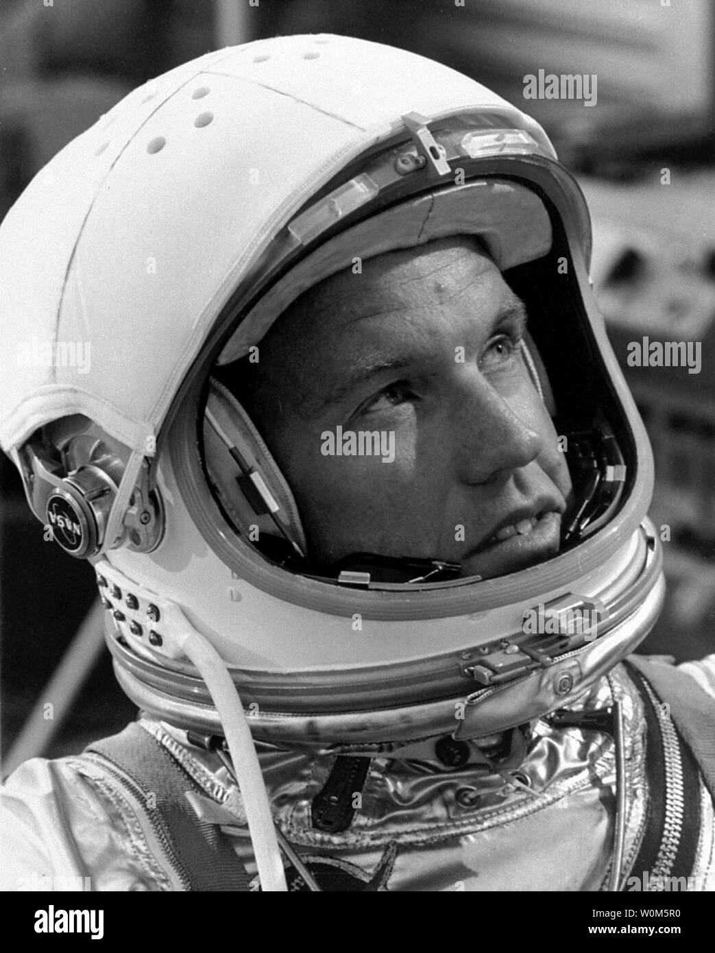 Gordon Cooper jr., eine der ersten America's sieben Astronauten, starb am 4. Oktober 2004 in seinem Haus in Ventura, Kalifornien, er 77 Jahre alt war. Cooper pilotiert die sechste und letzte Flug des Mercury Programms und später Gemini 5 ein Aktivierungsbefehl gegeben wurde. (UPI Foto/NASA) Stockfoto