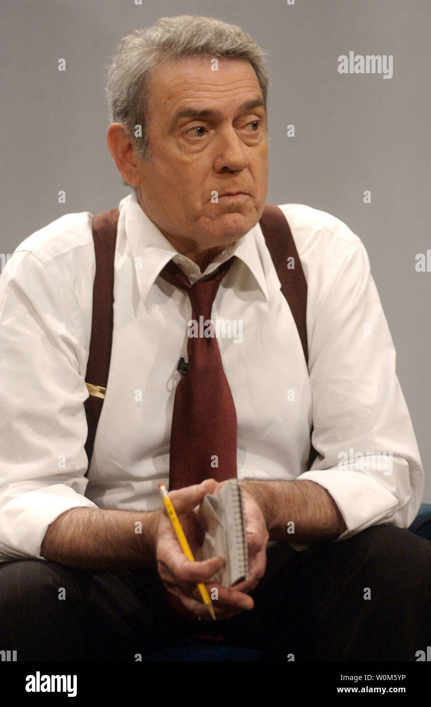 CBS Nachrichten Anker Dan Rather, hier im Oktober 2001 gezeigt, verkündet Dienstag, 23. November 2004, dass er step-down im März, am 24. Jahrestag der Übernahme den Auftrag von Walter Cronkite. (UPI Foto/Ezio Petersen) Stockfoto