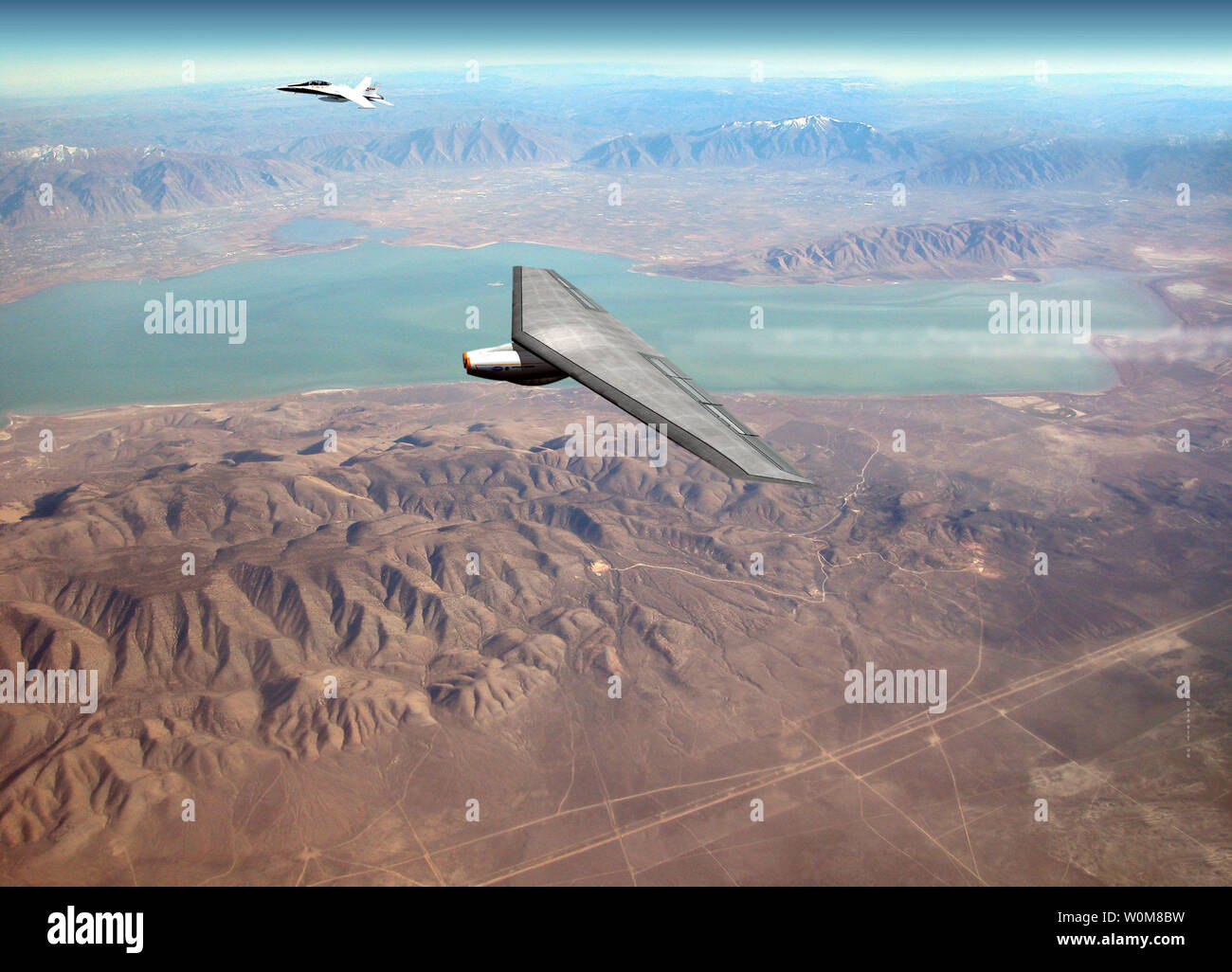 Das Pentagon hat Northrop Grumman ausgewählte eine Oblique Flying Wing zu entwickeln. Prime das Attribut der Flugzeuge wird eine Variable sein - fegen Flügel entworfen, um Positionen in Abhängigkeit von der Ebene der Fluggeschwindigkeit ändern. Die Idee ist, das Flugzeug so effizient wie möglich, ob es sich in einem high-Altitude, high-speed Umwelt oder fliegen niedrig und langsam zu machen. (UPI Foto/Northrop Grumman) Stockfoto