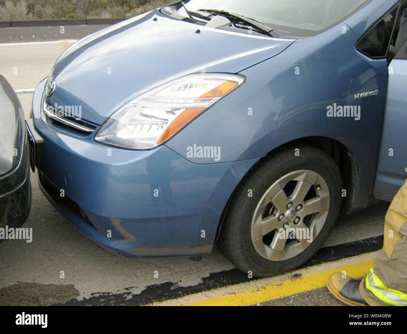 Diese Beweise Fotos von der California Highway Patrol (CHP) am 8. März 2010, zeigen die Prius vom James Sikes auf der Interstate 8. Sikes behauptete, dass das Gaspedal klemmt und er konnte nicht das Fahrzeug anhalten. Kwk hilft, die runaway Auto Stop durch Ziehen vor und führt sie aus. Polizei dokumentiert Anzeichen von starkem Bremsen und eine intakte Bodenmatte. UPI/California Highway Patrol Stockfoto