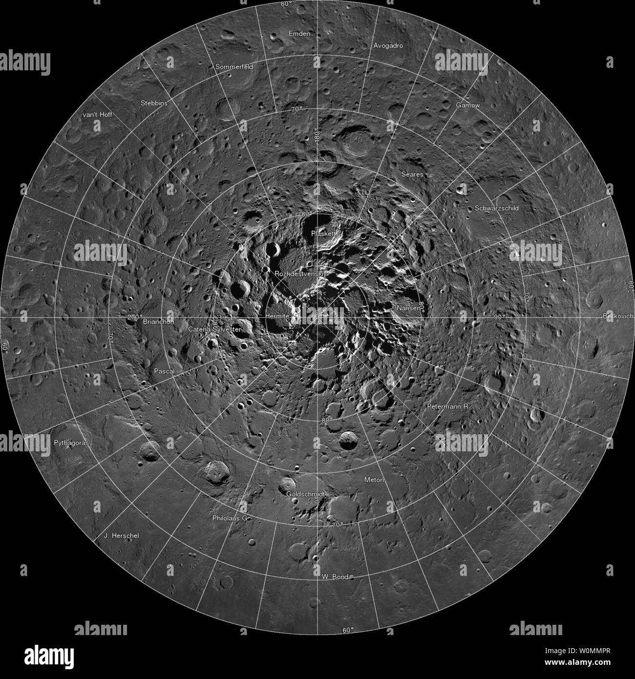 Wissenschaftler, mit Kameras an Bord der NASA-Lunar Reconnaissance Orbiter (LRO), haben die größte hochauflösende Mosaik unserer moonÕs Nordpolargebiet erstellt. Die sechs-und-ein-halb Fuß (2 m)-per-pixel Bilder eine Fläche von mehr als einem Viertel der Vereinigten Staaten. Um das Bild am 19. März 2014 freigegeben, mit Zoom und Pan, besuchen Sie: http://lroc.sese.asu.edu/gigapan. UPI/NASA.. Stockfoto