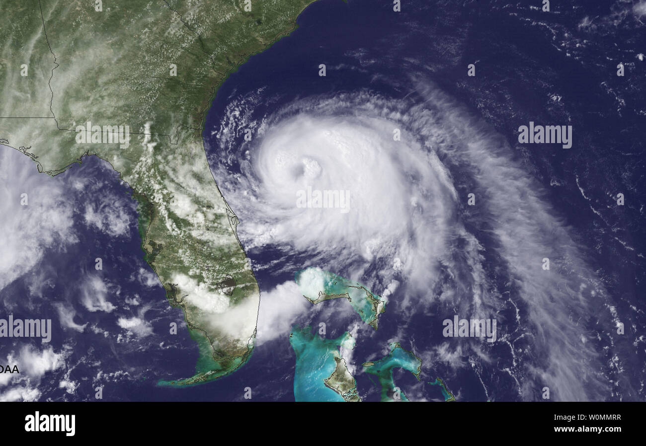 In diesem Juli 2, 2014 NOAA-Satelliten Bild zeigt des tropischen Sturms Arthur als es nord-nordöstlich vor der Küste von Florida reisen. Arthur hat Maximum unterstützte Winde nahe 60 MPH und erwartet zur Stärkung in den nächsten 48 Stunden. UPI/NOAA Stockfoto