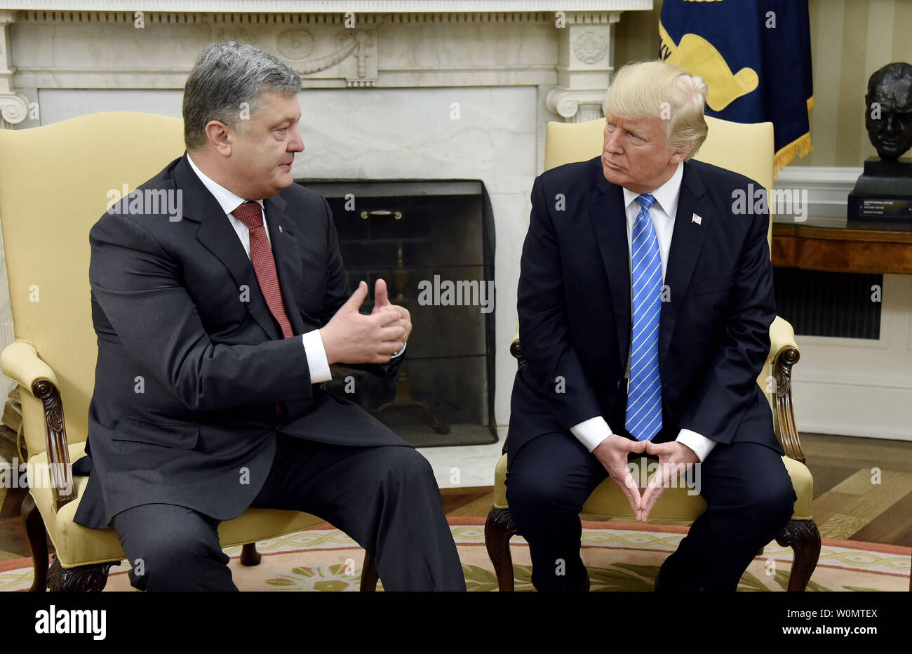 Us-Präsident Donald Trump trifft sich mit Präsident Petro Poroschenko der Ukraine im Oval Office des Weißen Hauses in Washington, DC, am 20. Juni 2017. Foto von Olivier Douliery/UPI Stockfoto