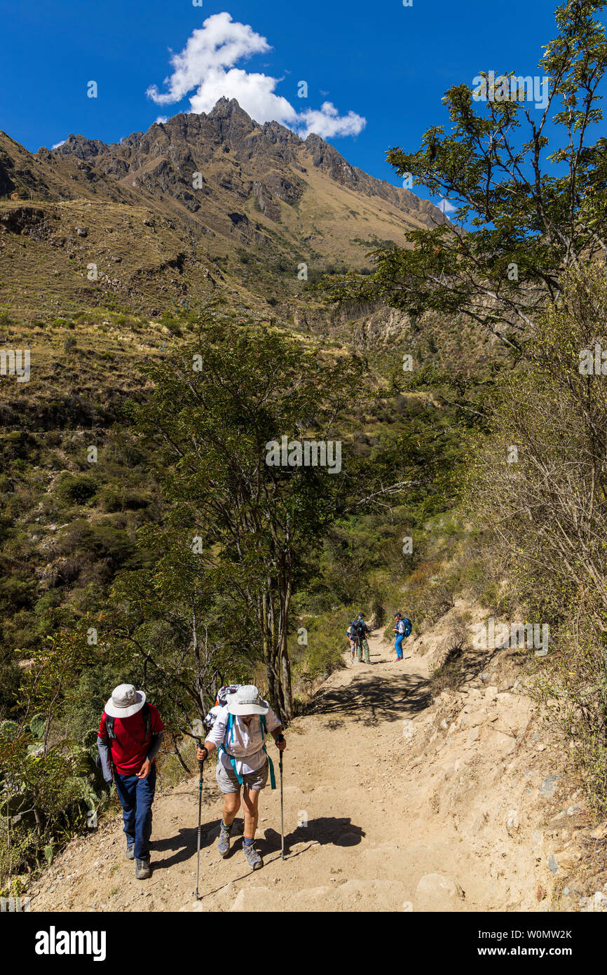 Trekking auf dem Inka-trail, Tag 1, Km 82 bis Huayllabamba, Peru, Südamerika Stockfoto