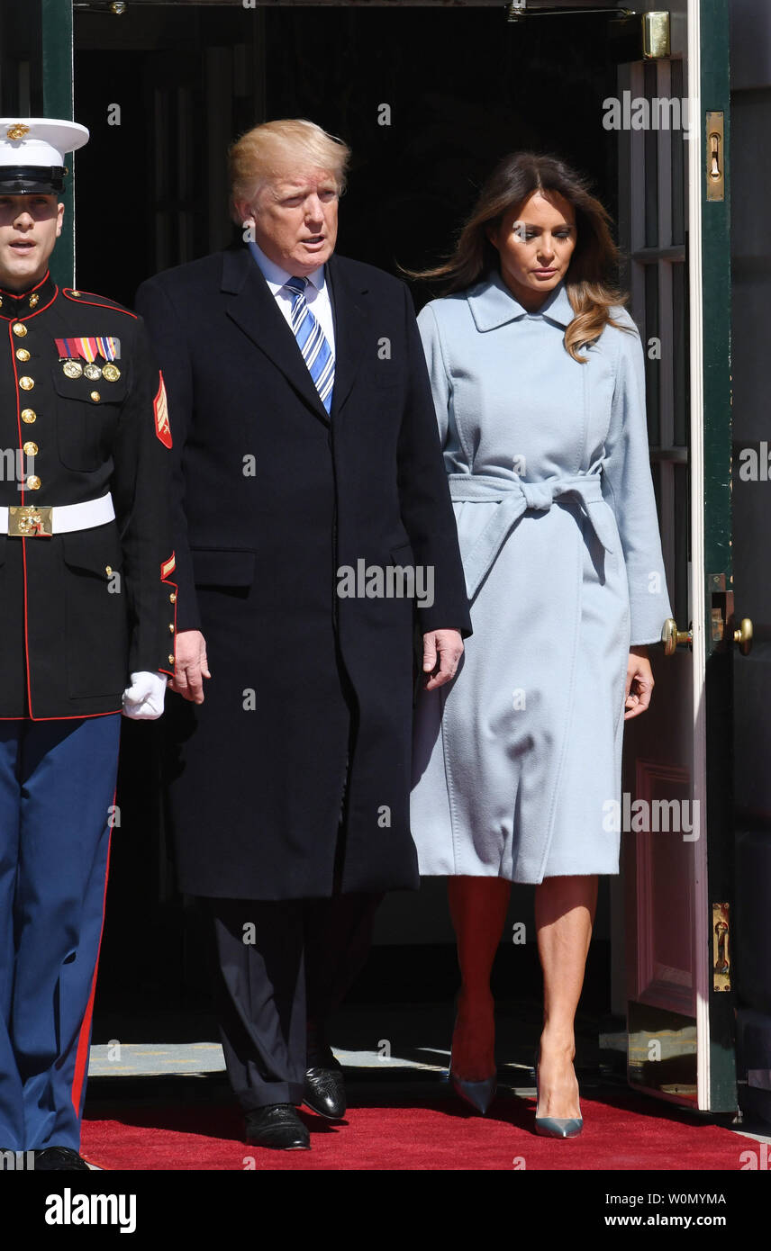 US-Präsident Donald Trump und First Lady Melania Trump Ankommen der israelische Premierminister Benjamin Netanjahu und Sara Netanjahu im Weißen Haus in Washington, DC, 5. März 2018 zu begrüßen. Netanjahu zu Besuch in mit Trumpf für den Tag in den Nahen Osten und andere Themen diskutieren. Foto von Olivier Douliery/UPI Stockfoto