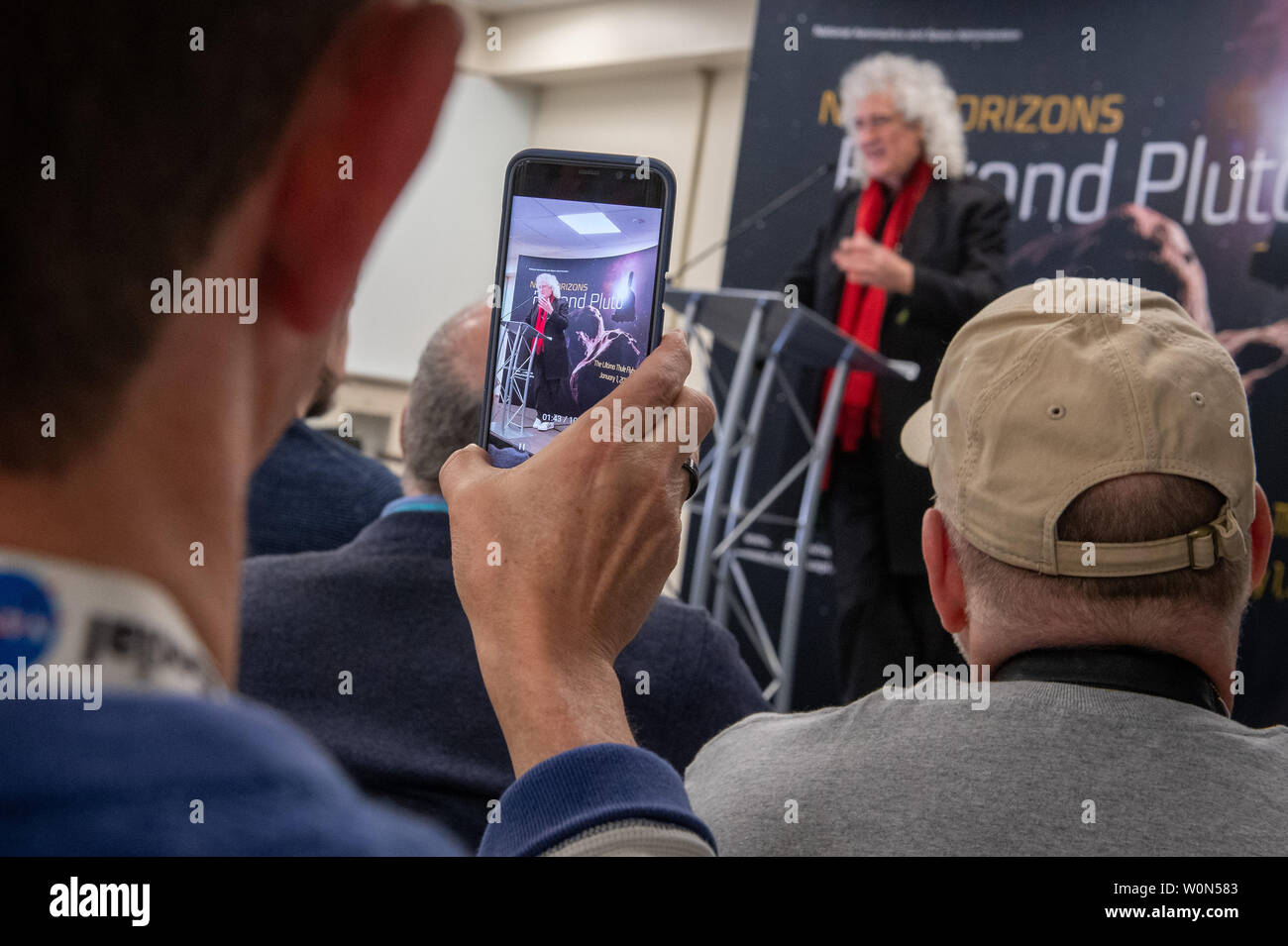 Brian May, gitarrist der Rockband Queen und Astrophysiker diskutiert die bevorstehende neue Horizonte Vorbeiflug der Kuiper-gürtel Objekt Ultima Thule führen, am 31. Dezember 2018, an der Johns Hopkins University Applied Physics Laboratory (APL) in Laurel, Maryland. NASA Foto von Bill Ingalls/UPI Stockfoto