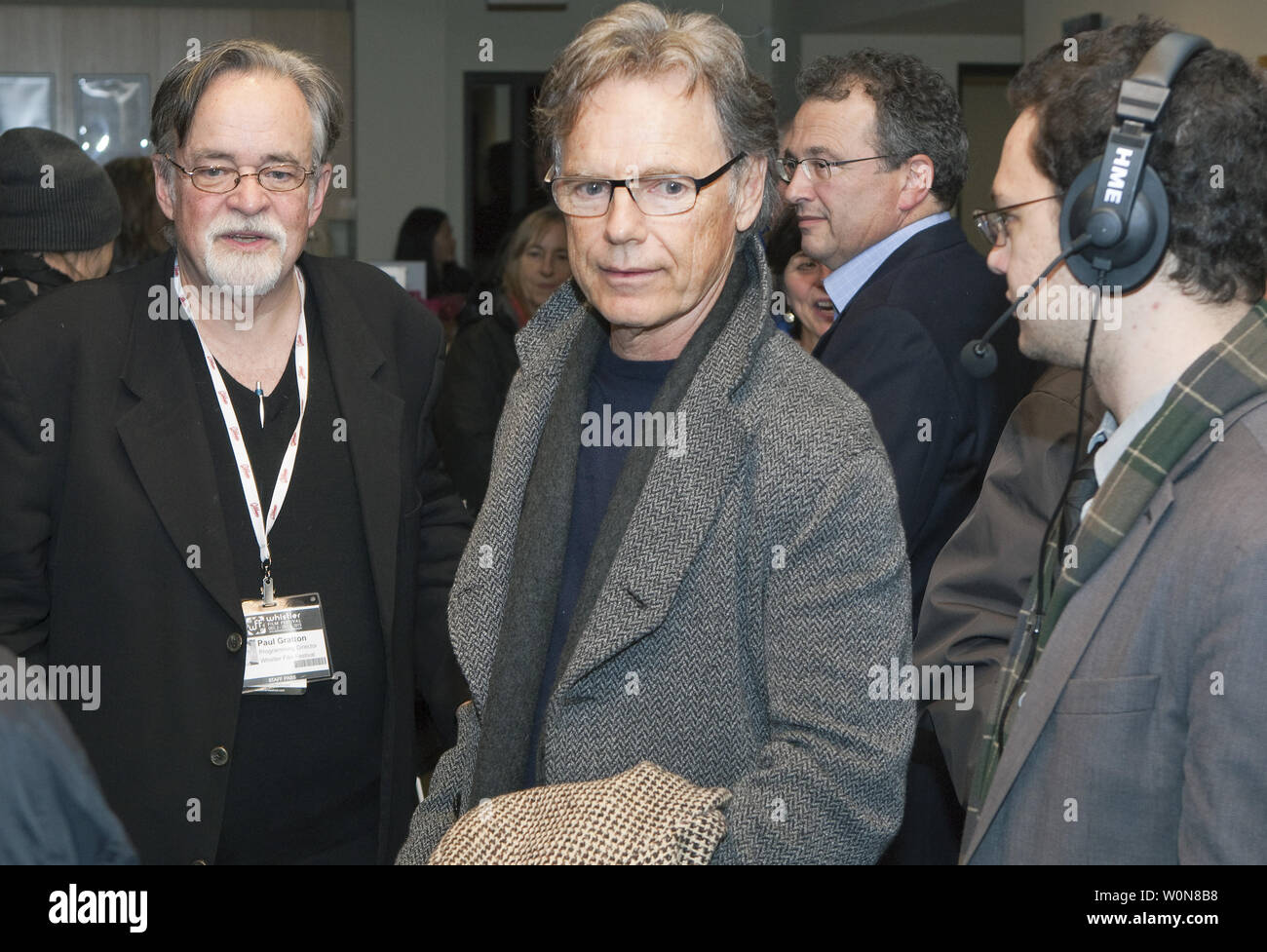 Kanadische Schauspieler Bruce Greenwood kommt auf den roten Teppich für die Weltpremiere seines Films "Generalprobe" am Whistler Film Festival 2015 (WFF) in Whistler, Britisch-Kolumbien, 4. Dezember 2015. WFF läuft durch bis Sonntag Abend. Foto von Heinz Ruckemann/UPI Stockfoto