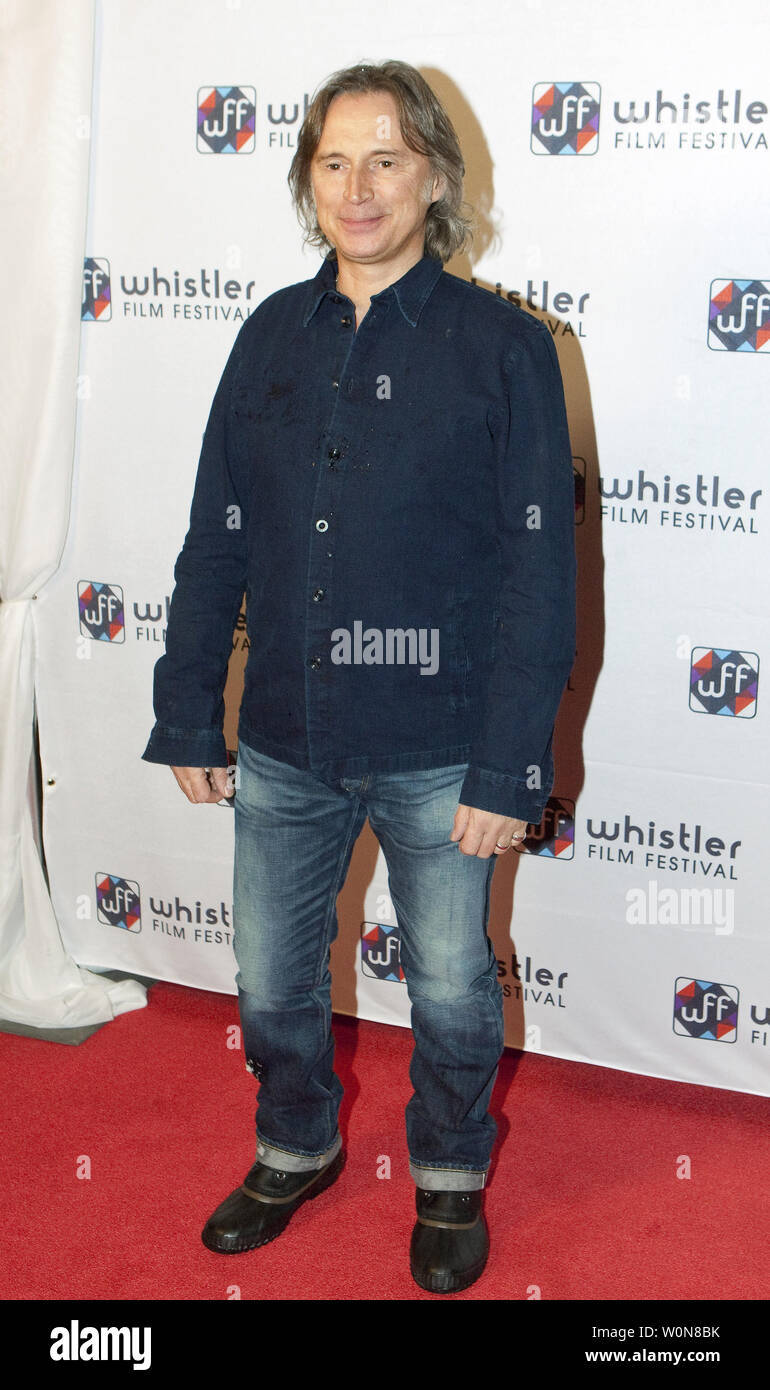 Schottische Schauspieler und Regisseur Robert Carlyle kommt auf dem roten Teppich für den Nordamerikanischen premiere Vorführung seines Films "Legende von Barney Thomson" am Whistler Film Festival 2015 (WFF) in Whistler, Britisch-Kolumbien, 4. Dezember 2015. WFF läuft durch bis Sonntag Abend. Foto von Heinz Ruckemann/UPI Stockfoto