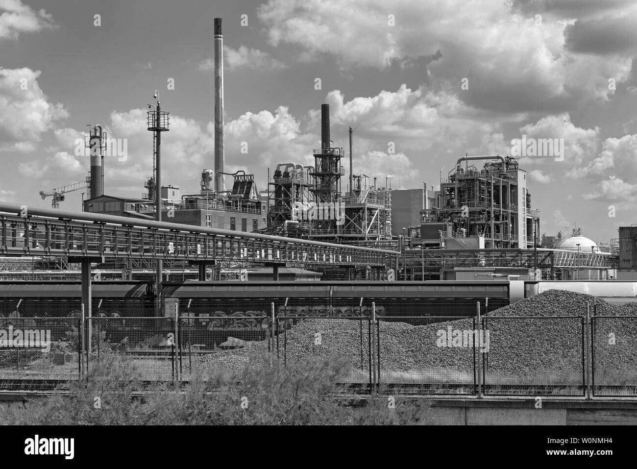 Fabrikgebäude in einem Industriepark in Frankfurt-Höchst, Deutschland Stockfoto