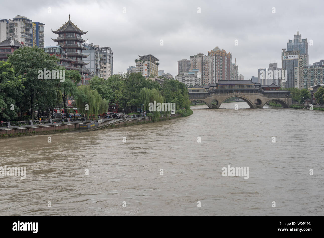 Nach starkem Regen auf Anshun Brücke in Chengdu Stockfoto