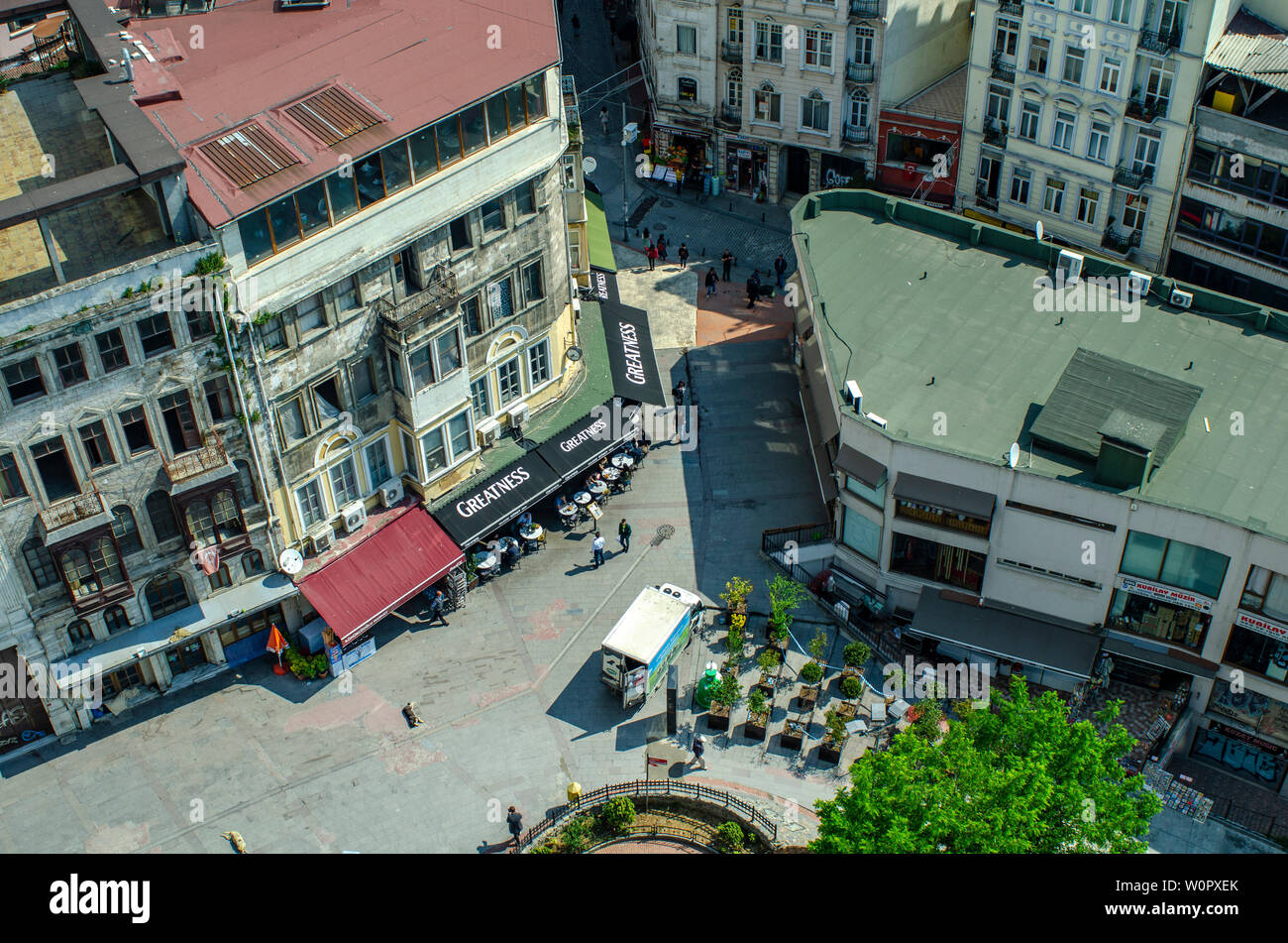 Der Galata Turm genannte Christea Turris von der Genuesischen - ist ein mittelalterlicher Turm in der Galata/Karaköy Viertel von Istanbul, Türkei Stockfoto