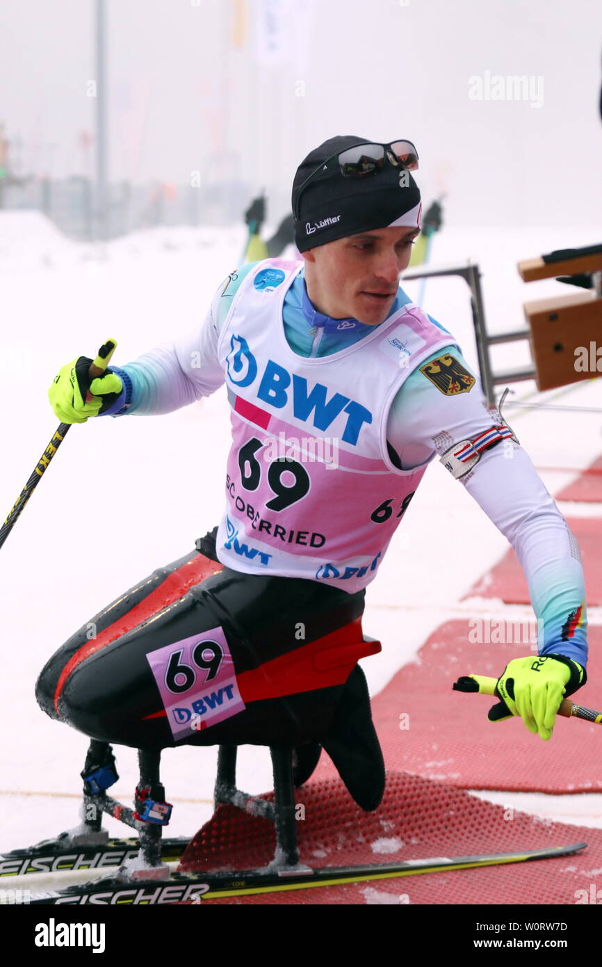 Martin Fleig (Gundelfingen, RIG Freiburg) am Schießstand beim Para Weltcup Oberried 2018 - Biathlon Mittelstrecke Stockfoto