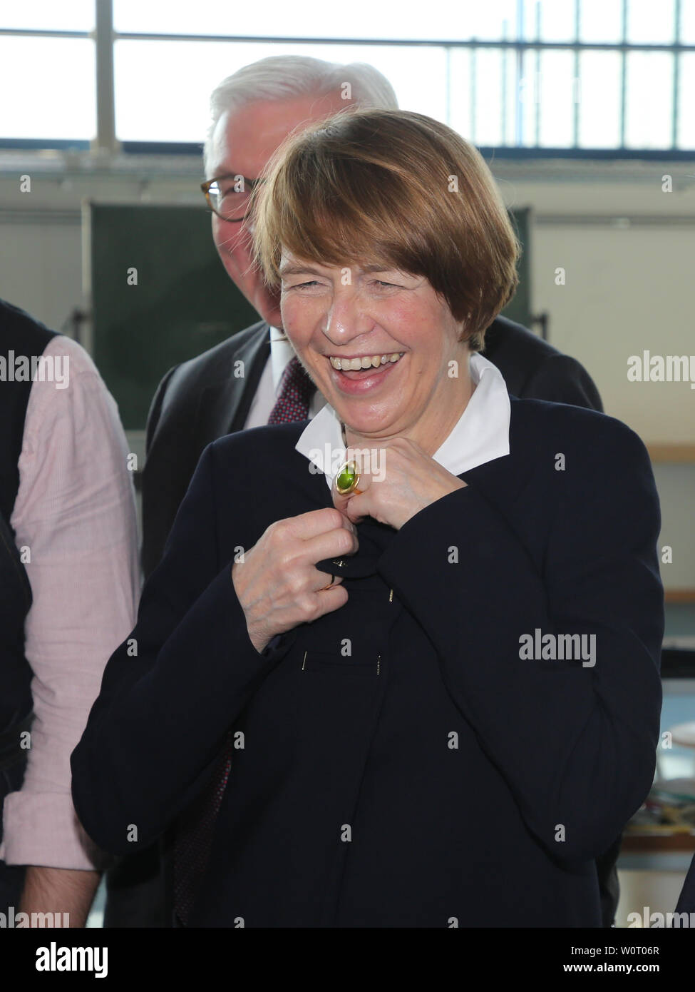 Elke Büdenbender, Ehefrau von Bundespräsidenten Dr. Frank-Walter Steinmeier beim Antrittsbesuch am 14.02.2018 in Wolmirstedt Stockfoto