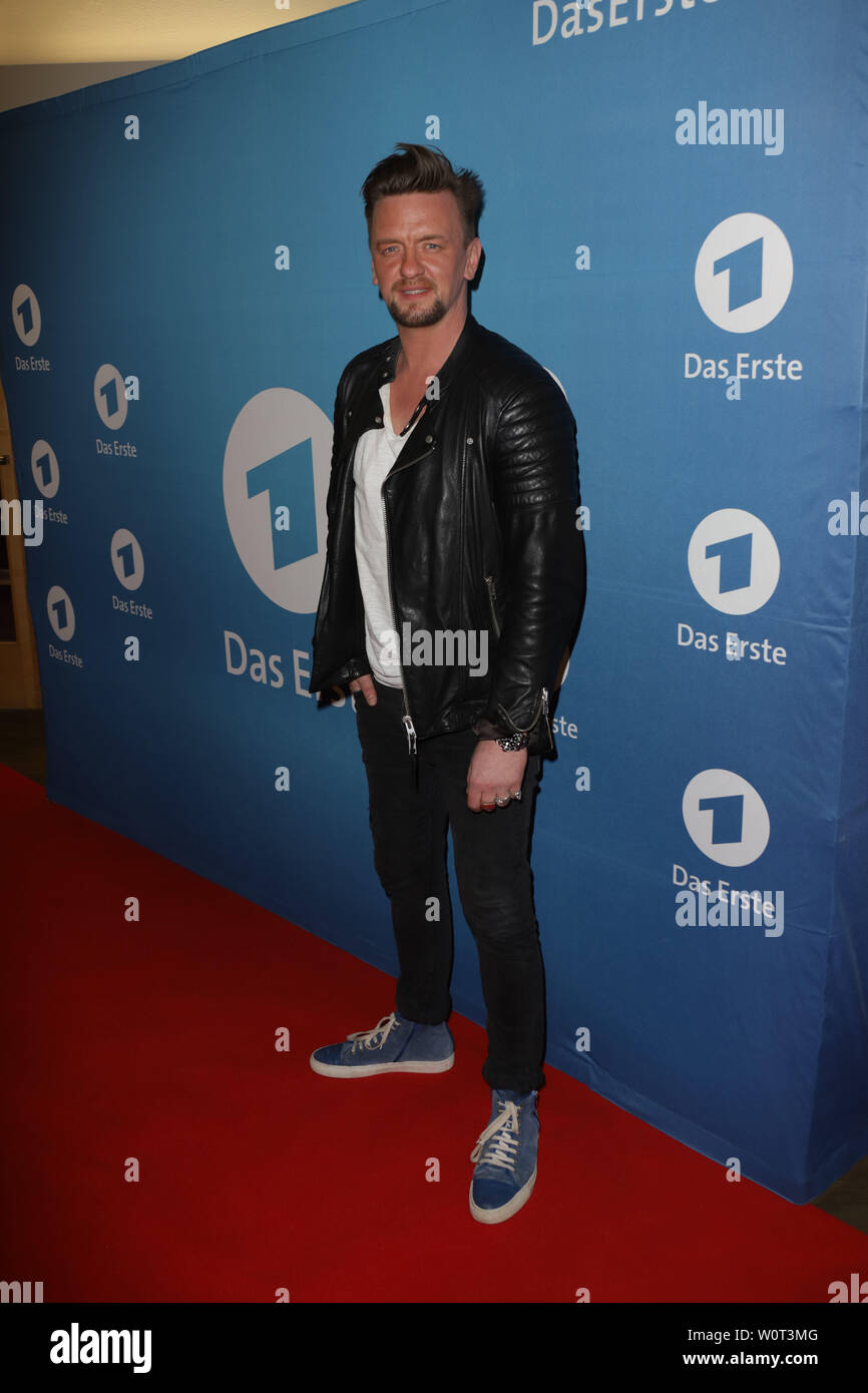 Ben Zucker, Sterben grosse Schlagerueberraschung mit Florian Silbereisen aus den Bavaria Filmstudios, München, 17.03.2018 Stockfoto