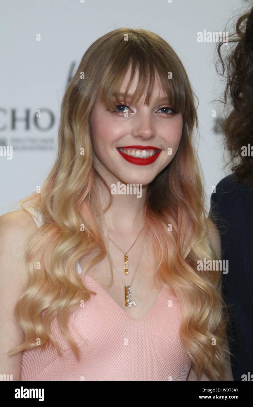 Lina larissa strahl Fotos und Bildmaterial in hoher Auflösung Alamy