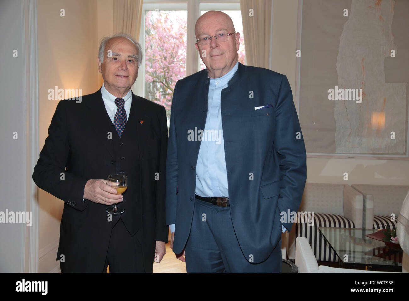Manfred Dietrich und Dieter Lenzen, Mittagessen zu Ehren des 75. Geburtstages von Michael Otto im Gaestehaus des Senats, Hamburg, 23.04.2018 Stockfoto