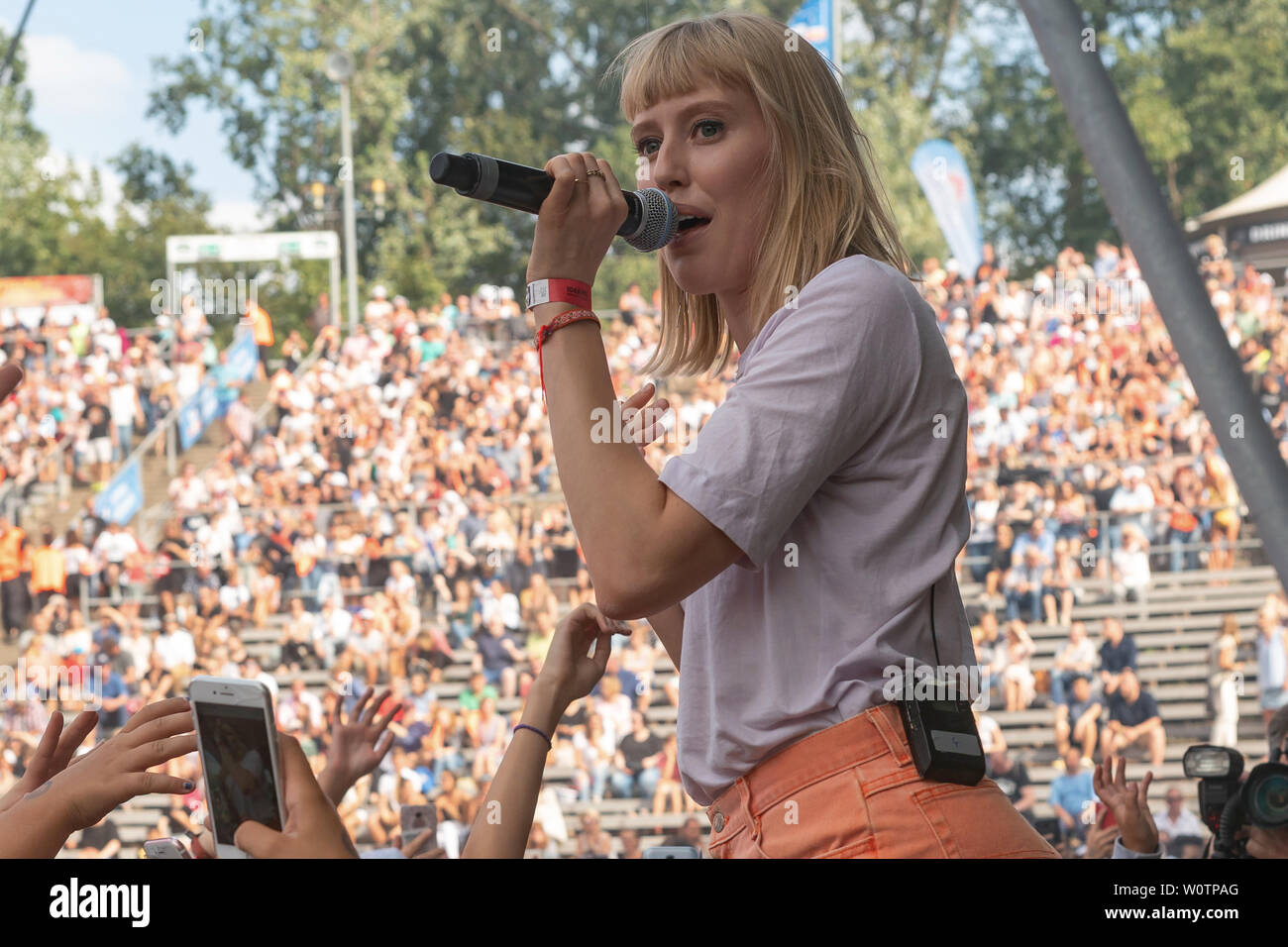 LEA (Lea-Marie Becker) bei Stars Kostenlos 2018 in der Wuhlheide. Stockfoto