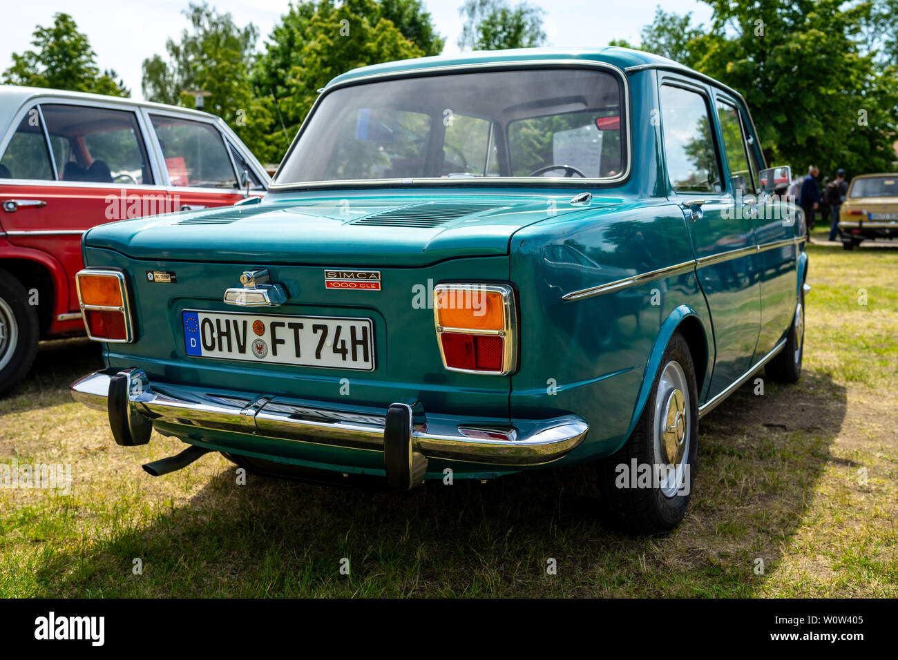 PAAREN IM GLIEN, Deutschland - 19. MAI 2018: Kleines Auto Simca 1000 GLE, 1974. Ansicht von hinten. Oldtimer-show 2018 sterben. Stockfoto