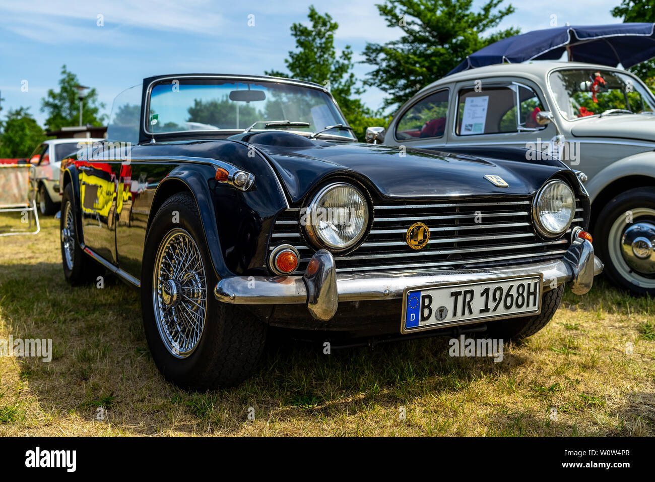 PAAREN IM GLIEN, Deutschland - 19. MAI 2018: Sportwagen Triumph TR 5, 1968. Ausstellung 'Die Oldtimer Show 2018". Stockfoto