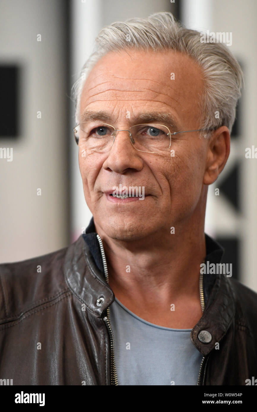 Klaus J. Behrendt alias Max Ballauf im Portrait beim Settermin zu den