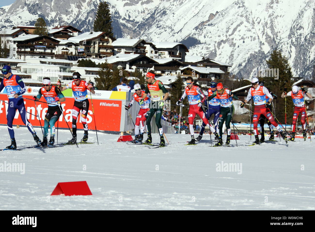 Stau in den Bergen - Die Nordischen Kombinierer beim Einzel Nordische Kombination, FIS Nordische Ski-WM 2019 in Seefeld Stockfoto