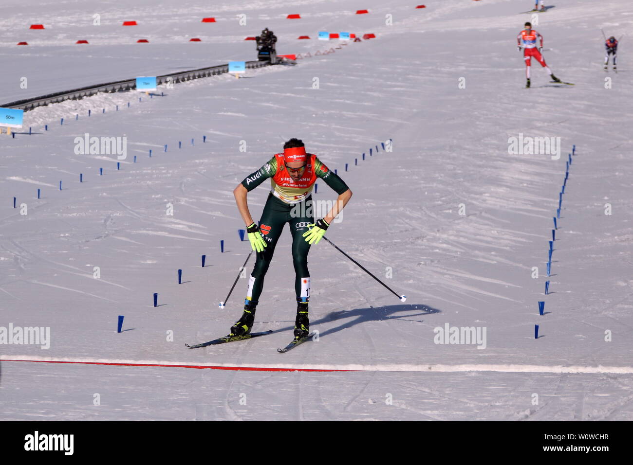 Zieleinlauf für Johannes Rydzek (Oberstdorf) beim Einzel Nordische Kombination, FIS Nordische Ski-WM 2019 in Seefeld Stockfoto