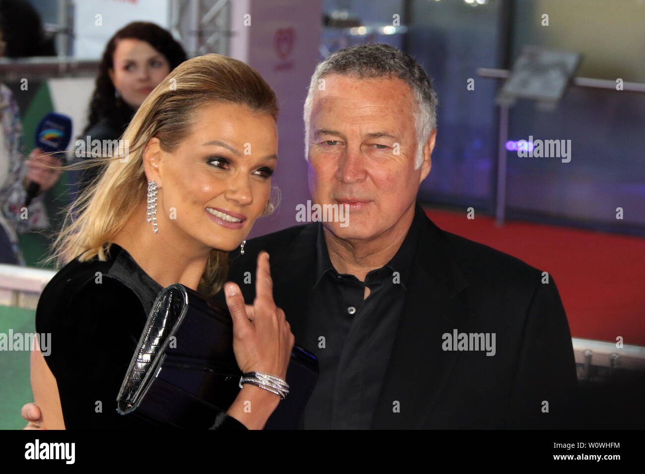 Anouk Van Nes und Jürgen B. Härter beim Radio Regenbogen Award Rost 2019 Stockfoto