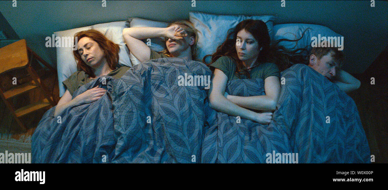 X&Y ist ein 2018 schwedischer Film unter der Regie von Anna Odell. Dieses Foto ist nur für den redaktionellen Gebrauch bestimmt und unterliegen dem Copyright der Film Company und/oder der bezeichneten Fotograf durch den Film oder die Produktion Firma zugewiesen. Stockfoto