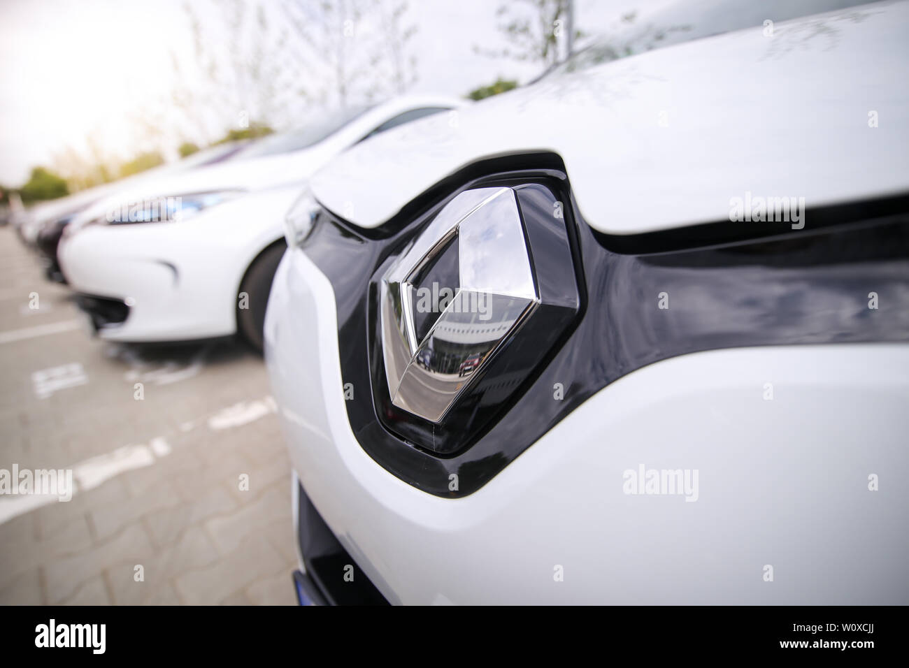 Bukarest, Rumänien - 28. Juni 2019: Details mit dem Logo der französischen Autohersteller Renault. Stockfoto