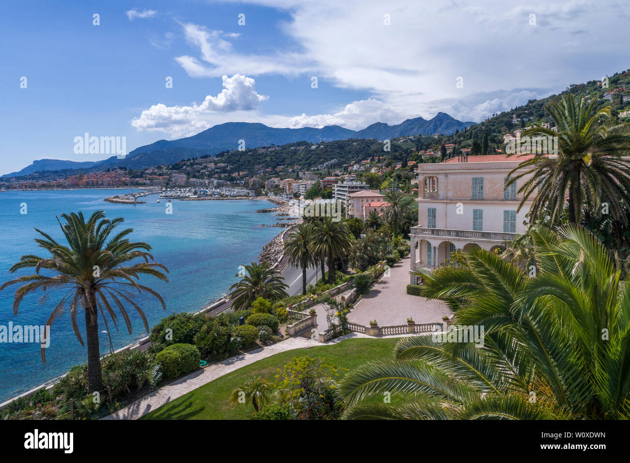 Frankreich, Alpes Maritimes, Menton, Jardin Maria Serena (Maria Serena Garten), die Villa (Luftbild) (obligatorisch Erwähnung der Garten name und editori Stockfoto Frankreich, Alpes Maritimes, Menton, Jardin Maria Serena (Maria Serena Garten), die Villa (Luftbild) (obligatorisch Erwähnung der Garten name und editori Stockfoto