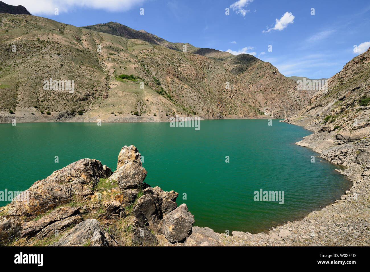 Fan Gebirge in Tadschikistan sind eine von Zentralasien ist Premier trekking Ziel. Die schöne sieben See Trek von penjikent. Blick auf den See nu Stockfoto