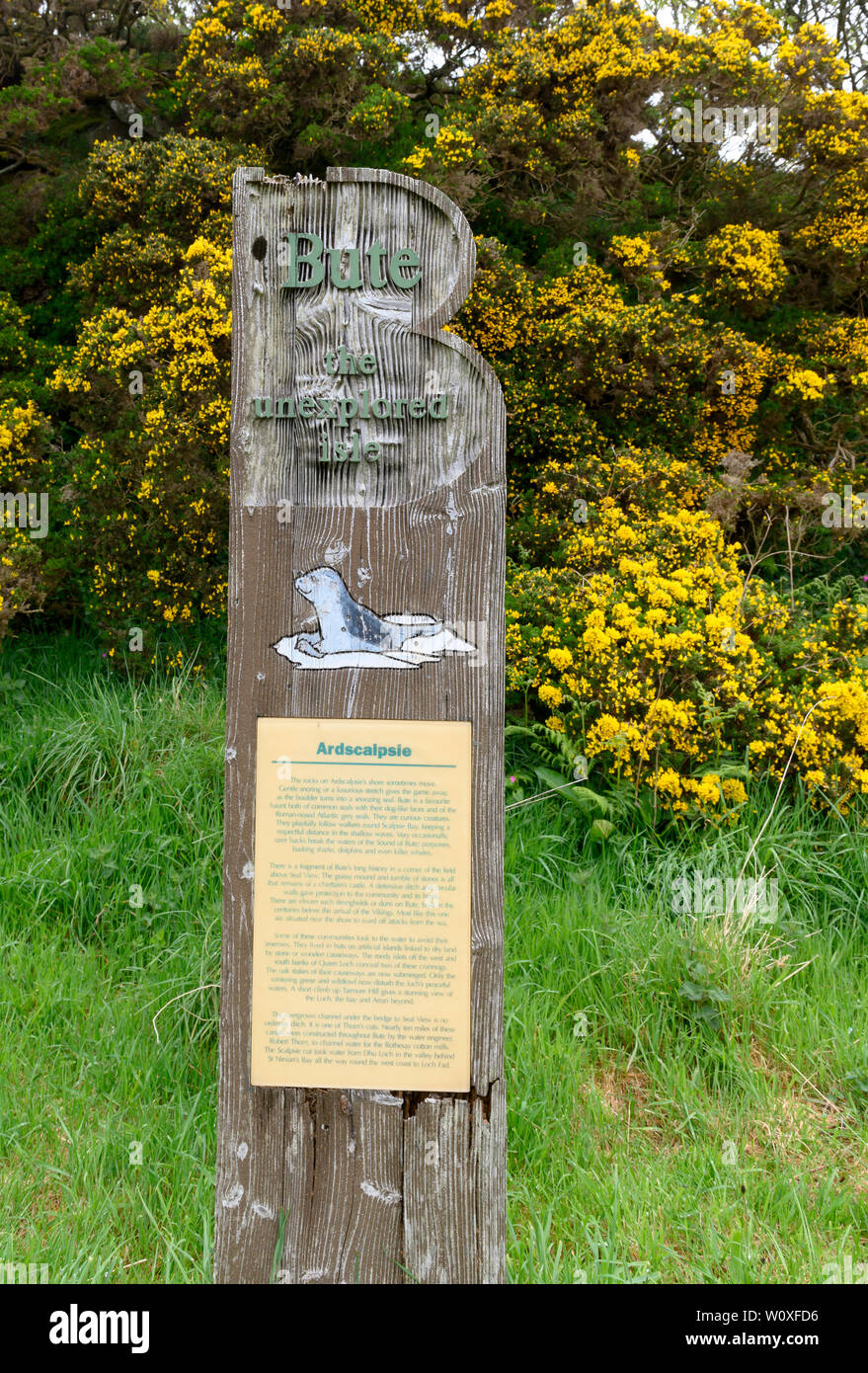Schild am Aussichtspunkt an Ardscalpsie, Isle of Bute, Schottland, Großbritannien Stockfoto