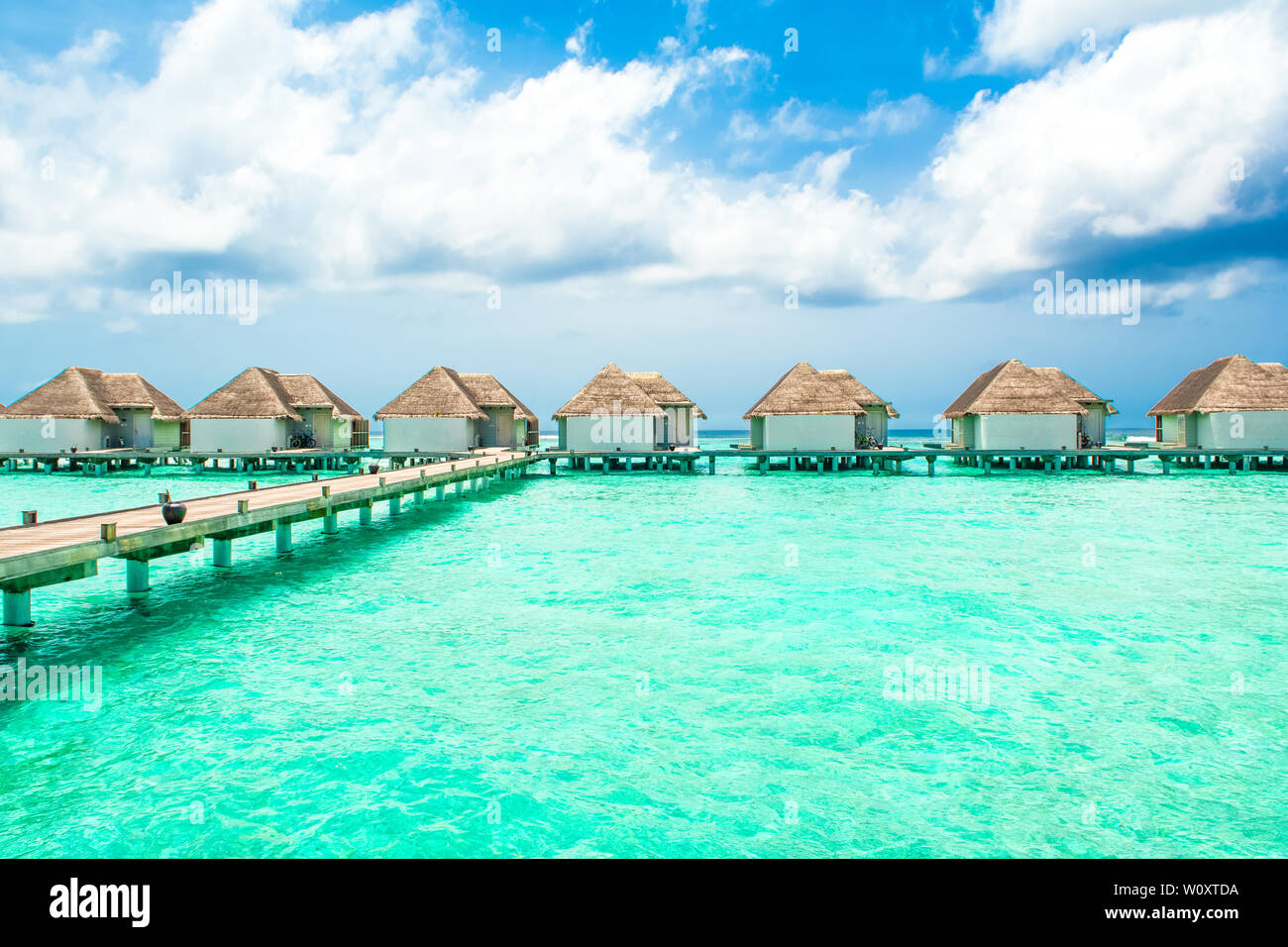 Lhaviyani Atoll Malediven 12 Juli 18 Schone Landschaft Uber Wasser Villen In Luxus Hotel Kanuhura Insel Stockfotografie Alamy