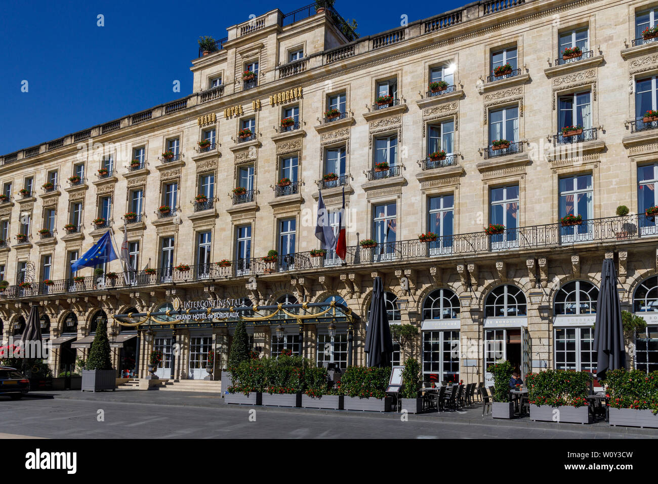 Das Intercontinental Hotel, auf der Place de la Comédie, Bordeaux, Frankreich. Gebäude aus dem 18. Jahrhundert mit einem neoklassischen inspirierte Fassade. Stockfoto