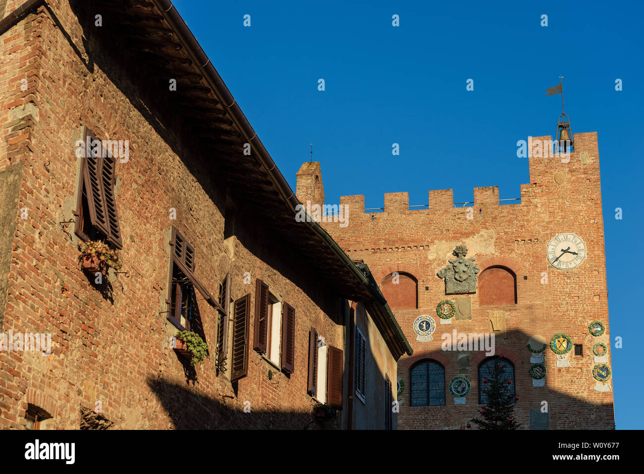 Detail der Praetorian Palace (Palazzo Pretorio) in der antiken und mittelalterlichen Stadt Certaldo Alto. Provinz Florenz, Toskana, Italien, Europa Stockfoto