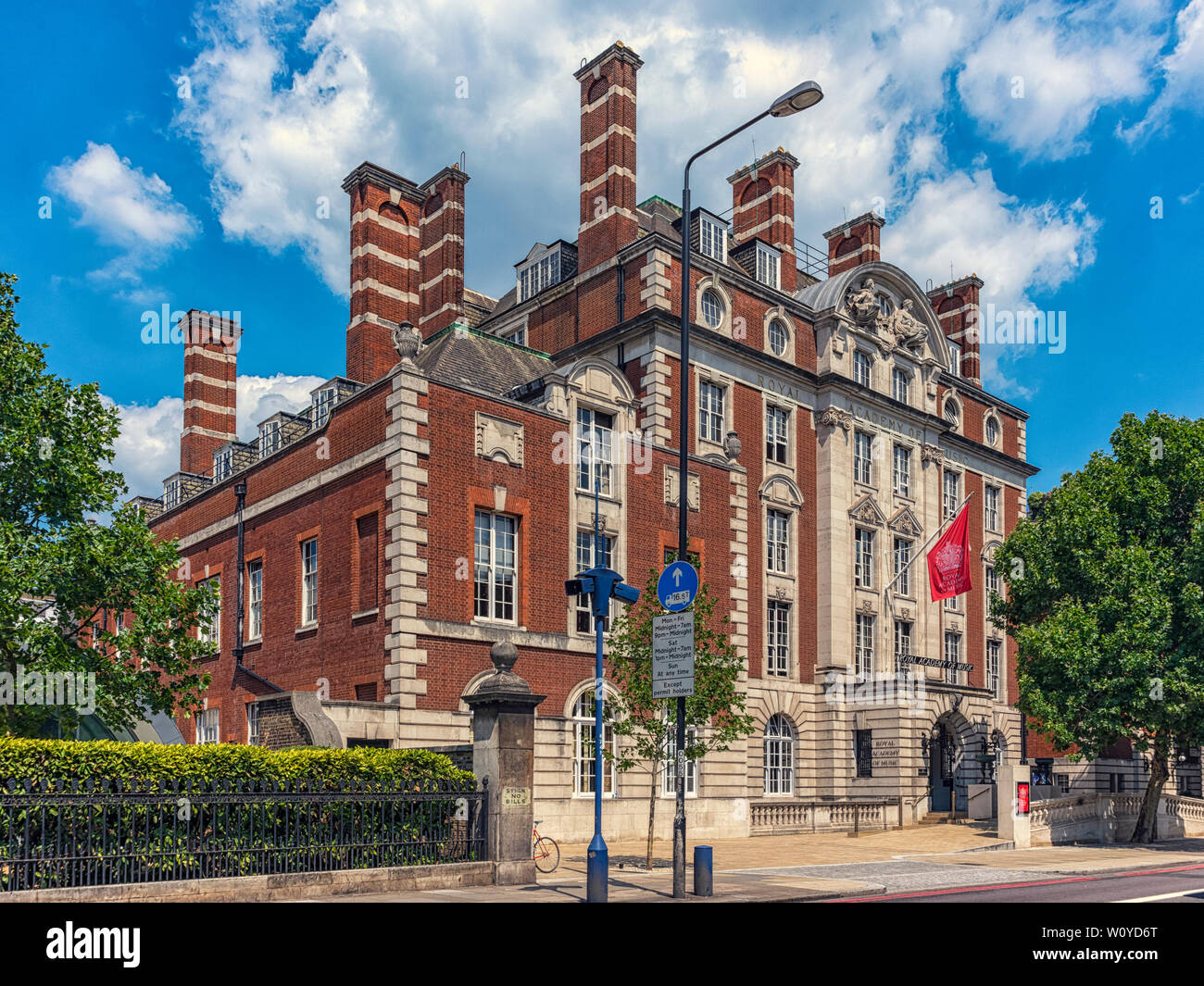 LONDON, Großbritannien - 08. JULI 2018: Außenansicht der Royal Music Academy auf der Marylebone Road Stockfoto