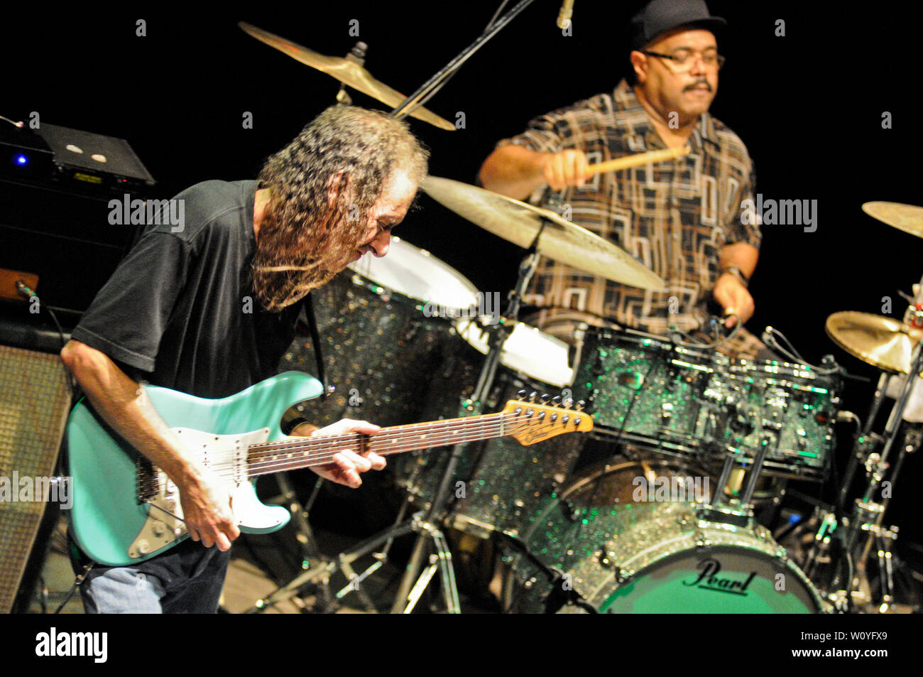 Jazz musiker Dennis Chambers (Drums) und Scott Henderson (Gitarre) Stockfoto