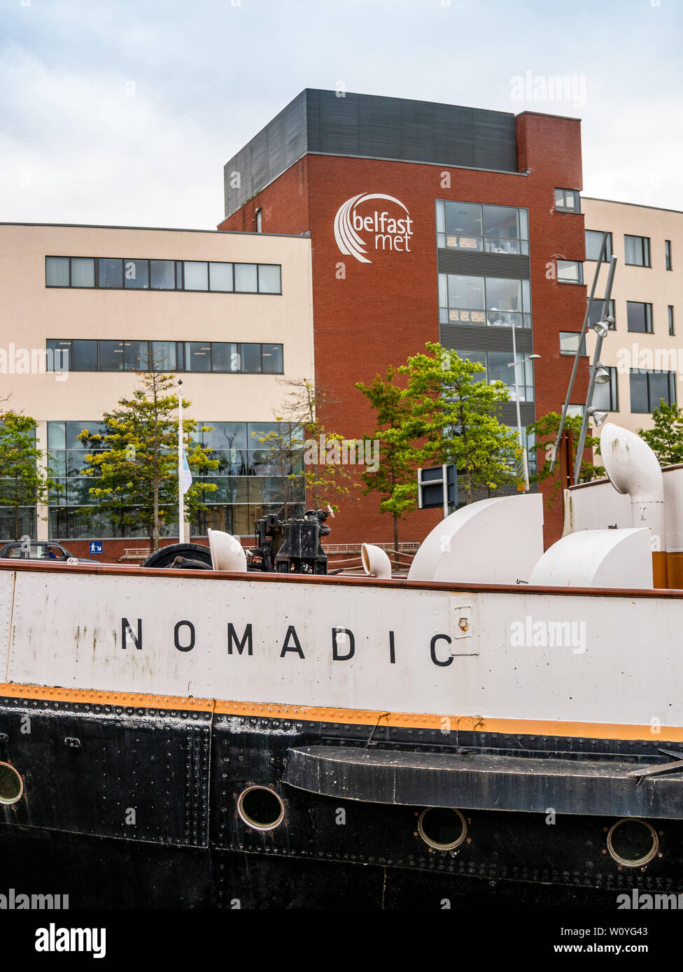Belfast, Nordirland, Großbritannien, 13. Juni 2019: SS NOmadic in Hamilton Dock mit Belfast Met im Hintergrund Stockfoto