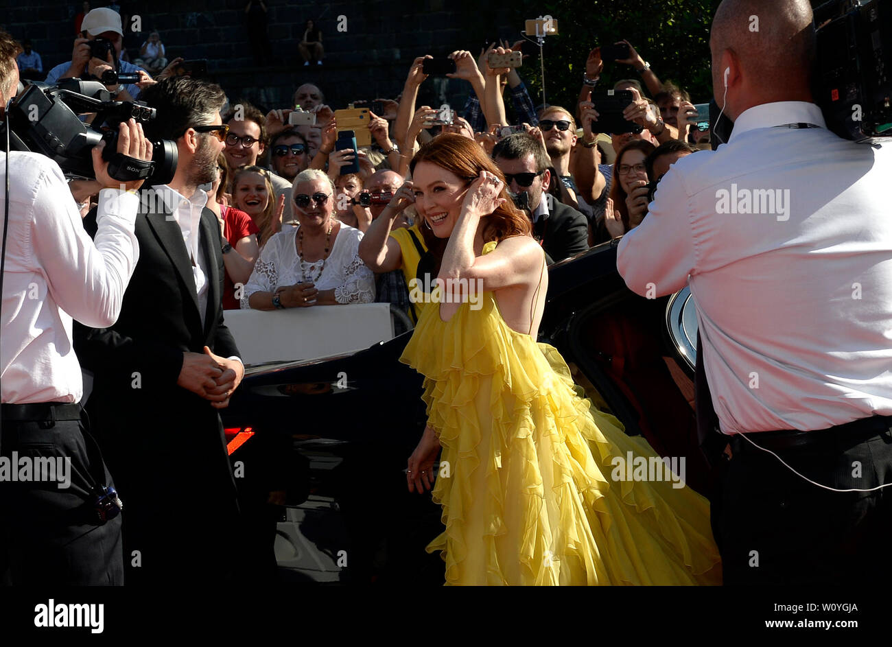 Karlovy Vary, Tschechische Republik. 28 Juni, 2019. US Schauspielerin Julianne Moore kommt auf die Eröffnungsfeier der 54 Karlovy Vary International Film Festival beginnt am 28. Juni 2019 in Karlsbad, Tschechische Republik. Credit: Katerina Sulova/CTK Photo/Alamy leben Nachrichten Stockfoto