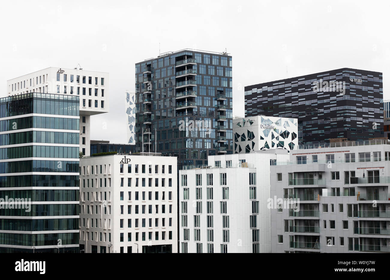 Oslo, Norwegen - 20. Juni 2019: Außenansicht des modernen Hochhäusern in der bjørvika Bezirk. Stockfoto