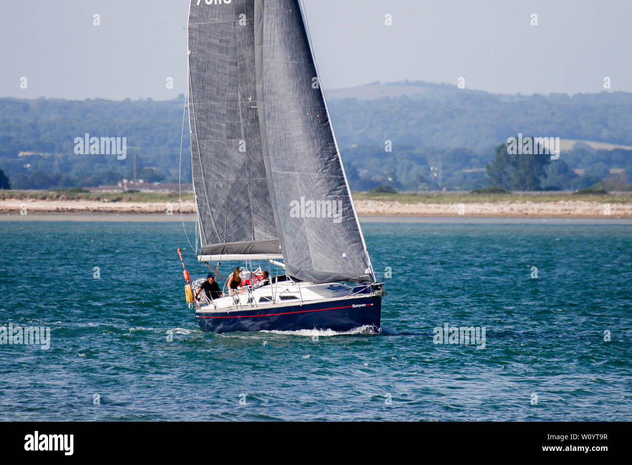 Bracklesham Straße, Hayling Island. 28. Juni 2019. Schöne sonnige Wetter entlang der Südküste heute. Tagesausflügler genießen das Wetter in Hayling Island Sailing Club in Hampshire. Credit: James Jagger/Alamy leben Nachrichten Stockfoto