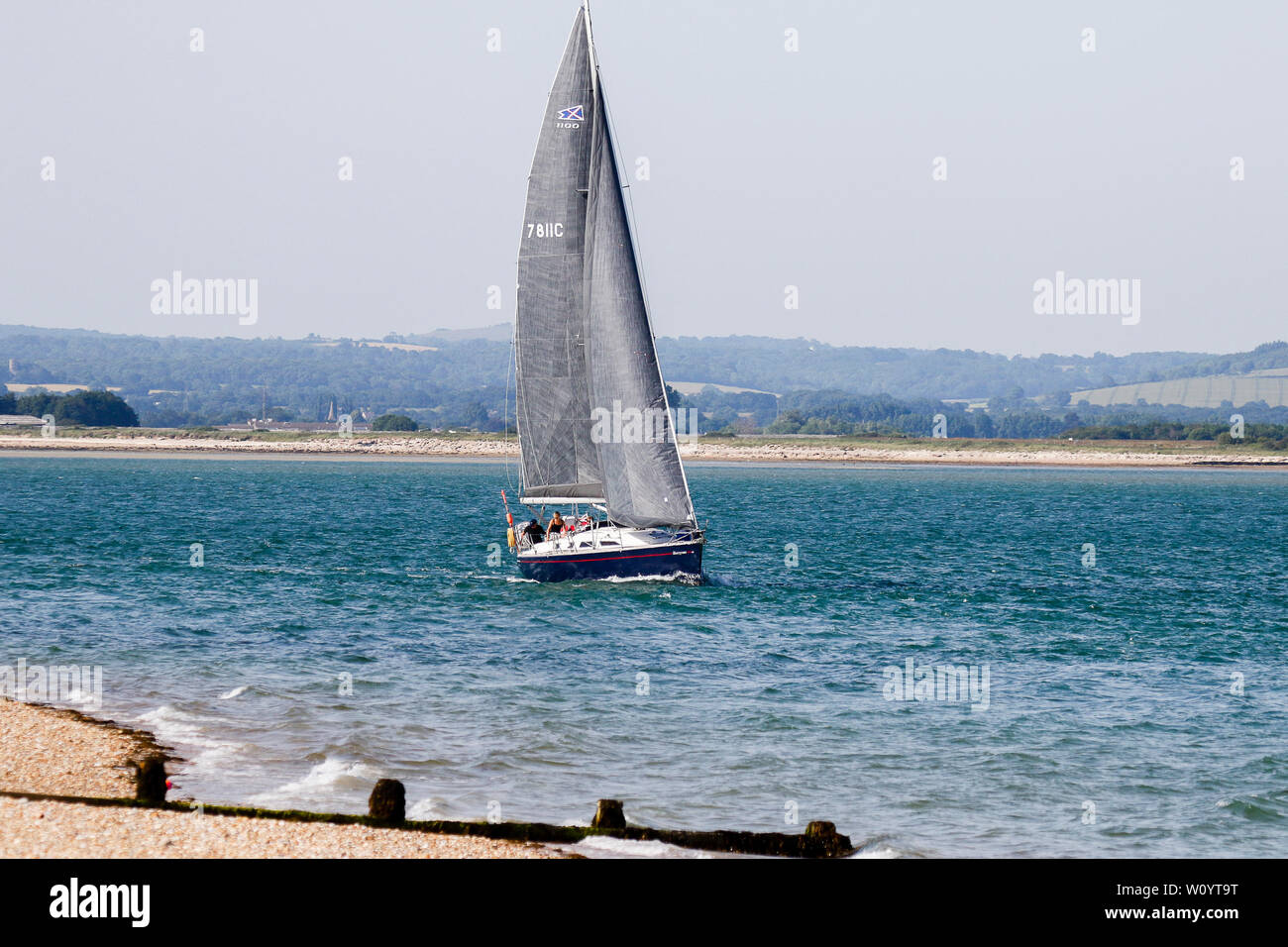 Bracklesham Straße, Hayling Island. 28. Juni 2019. Schöne sonnige Wetter entlang der Südküste heute. Tagesausflügler genießen das Wetter in Hayling Island Sailing Club in Hampshire. Credit: James Jagger/Alamy leben Nachrichten Stockfoto