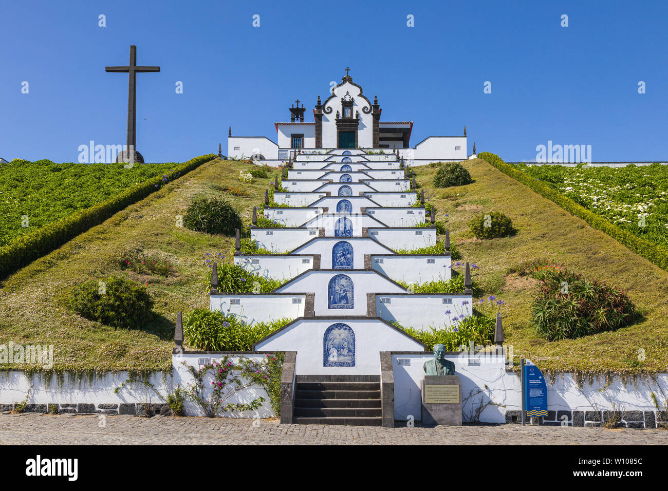 Unsere Liebe Frau des Friedens Kapelle über Vila Franca do Campo, Sao Miguel, Azoren Archipel, Portugal Stockfoto