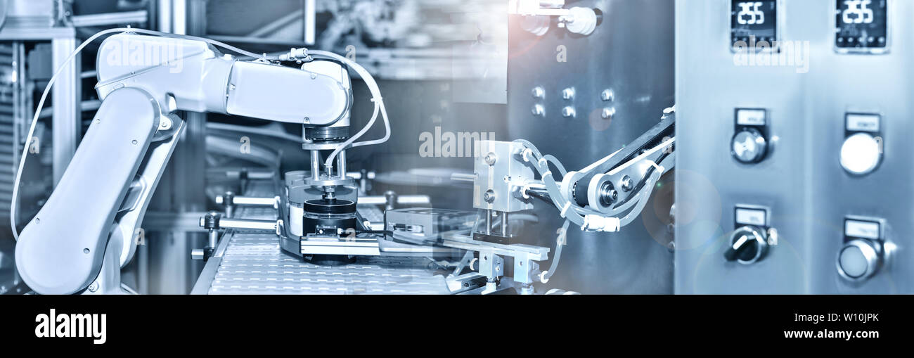Industrielle Roboterarm für Aluminiumdosen, Industrie 4.0 Konzept Stockfoto