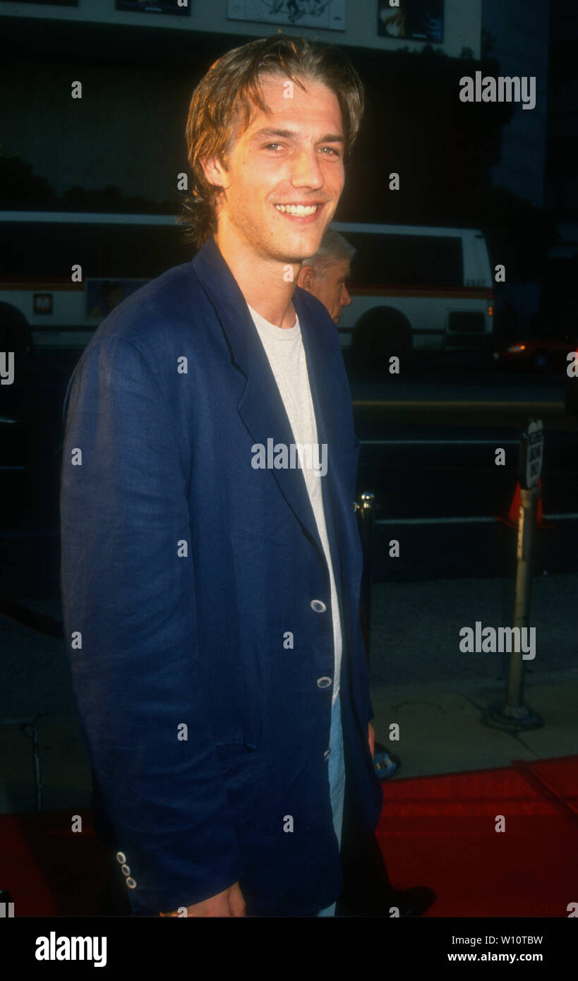 Hollywood, Kalifornien, USA, 9. August 1994 Schauspieler Michael Vartan besucht die Premiere von "Die Abenteuer von Priscilla, Königin der Wüste" am 9. August 1994 bei Cinerama Dome Theater in Hollywood, Kalifornien, USA. Foto von Barry King/Alamy Stock Foto Stockfoto
